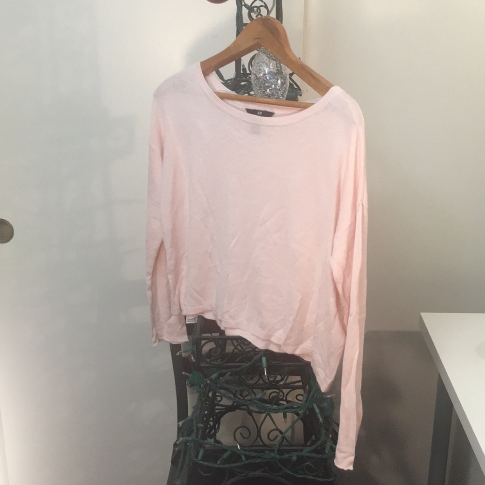 Sweet soft pink sweater. H&M